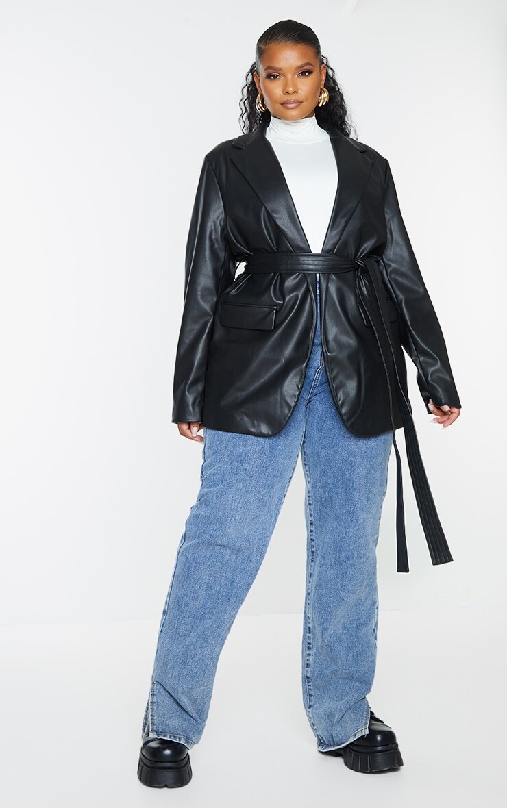

PrettyLittleThing Черный пиджак из искусственной кожи с запахом и поясом PLT Label Plus