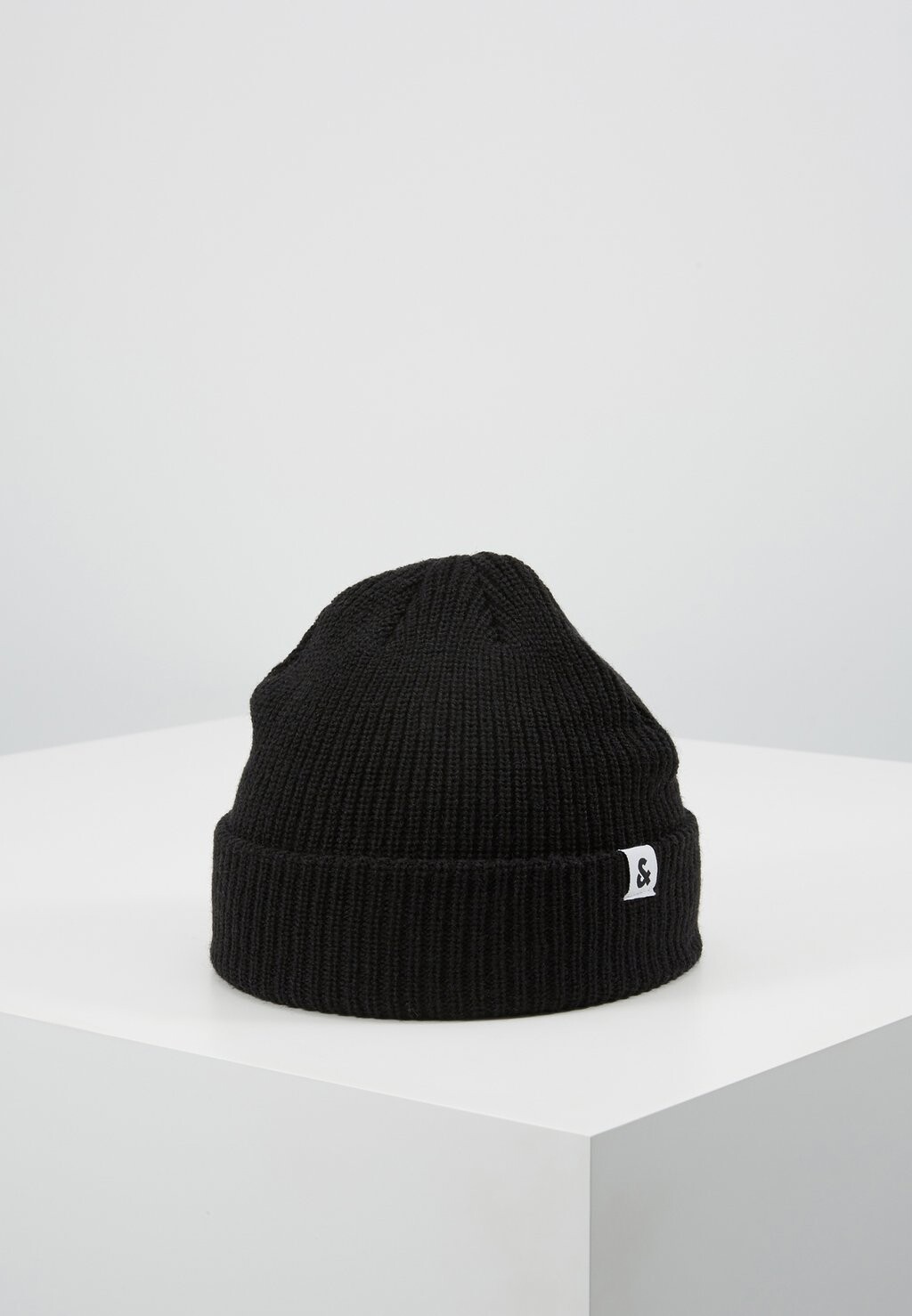 

Шапка Jack & Jones, черный