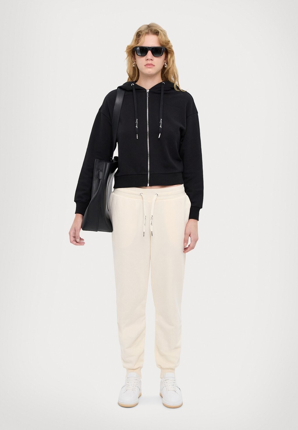 

Толстовка на молнии FELPA Armani Exchange, черный