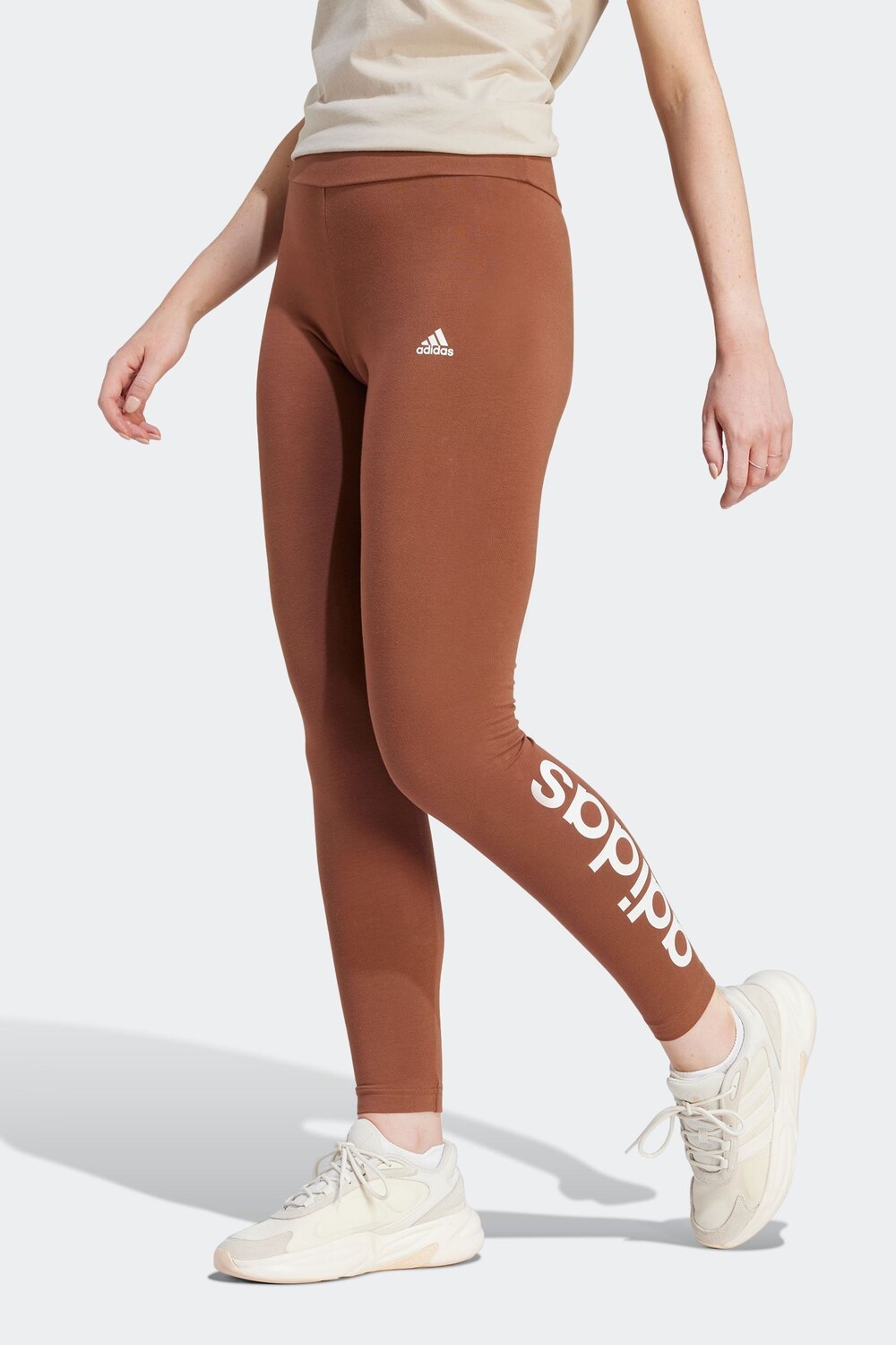 

Леггинсы с логотипом Sportswear Essentials и высокой талией adidas, коричневый