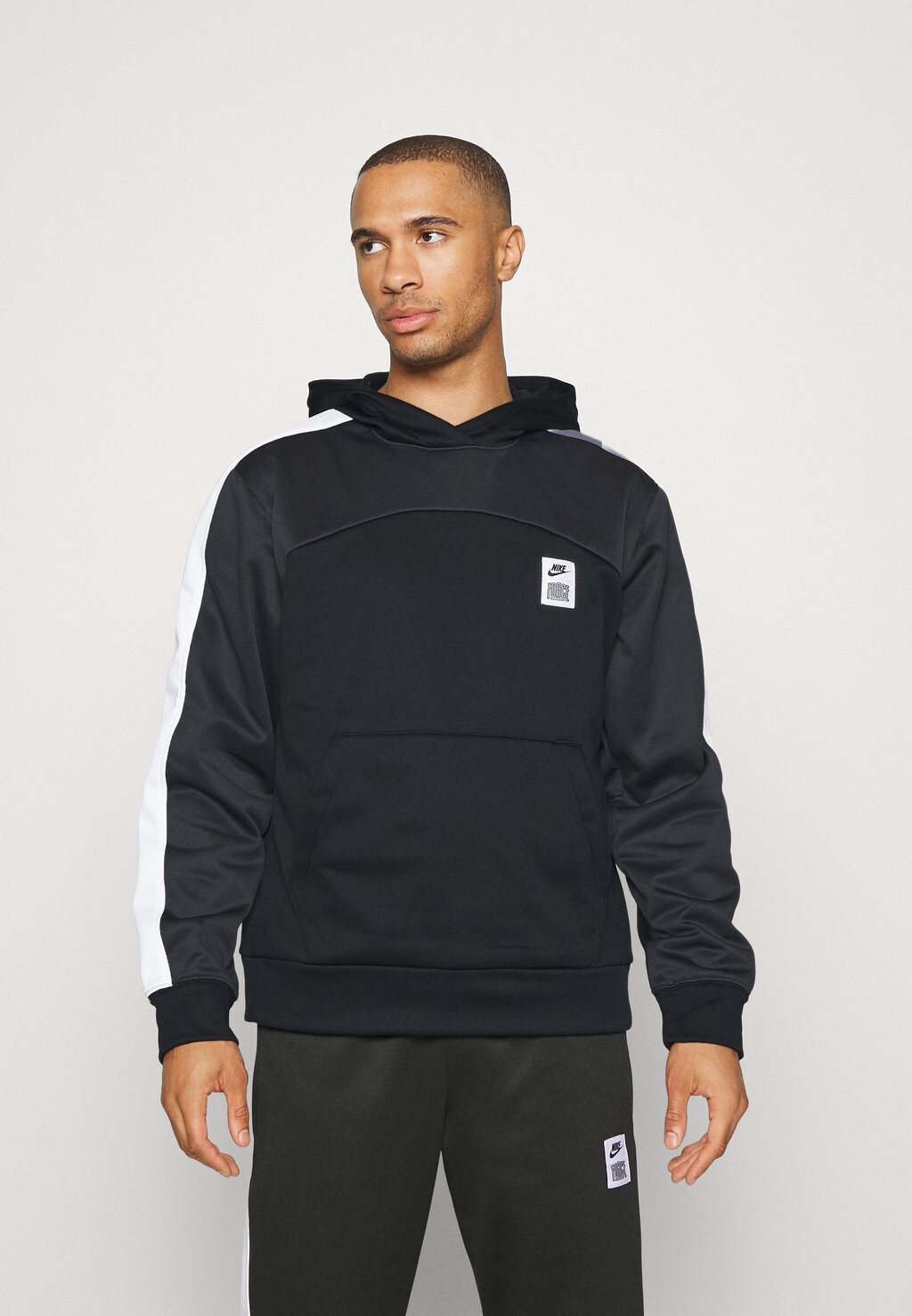 

Худи Nike Starting Hoodie, черный / темно-серый