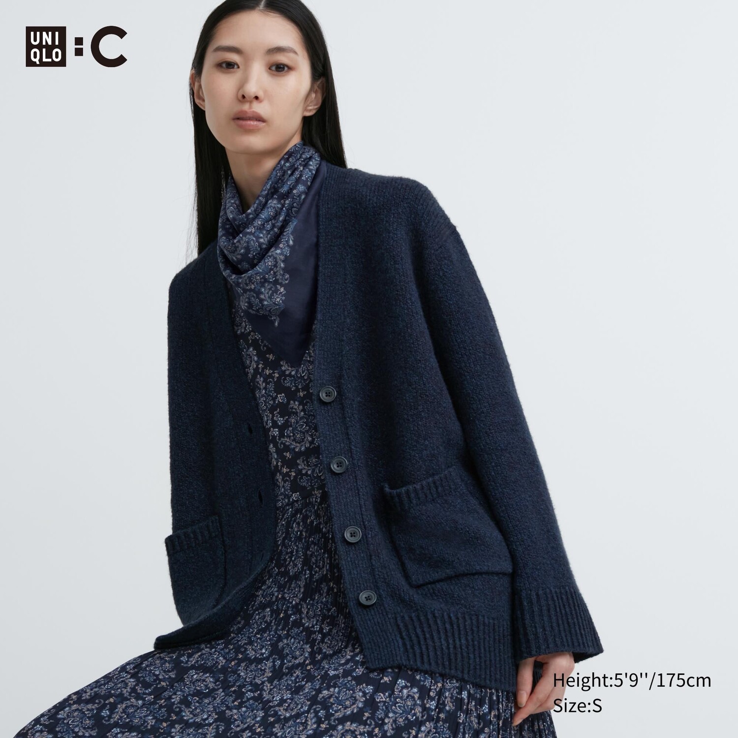 

Кардиган мягкой вязки с расклешенным V-образным вырезом Uniqlo, темно-синий