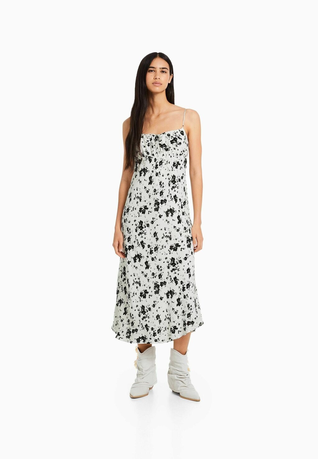 

Летнее платье Bershka, черный