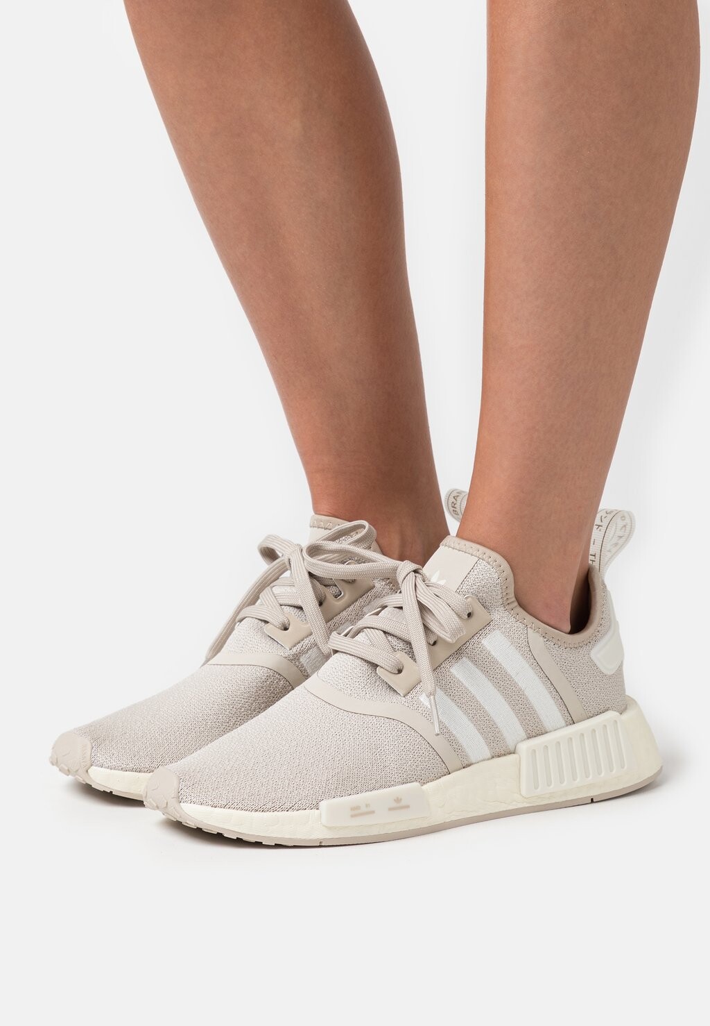 

Кроссовки adidas Originals Nmd, бежевый / белый