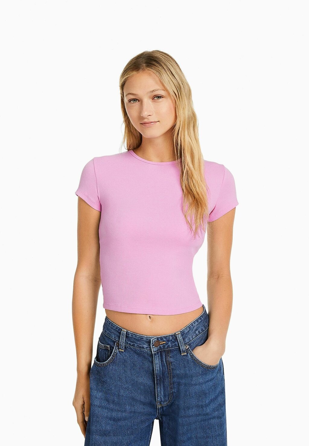 

Базовая футболка Bershka, светло-розовый
