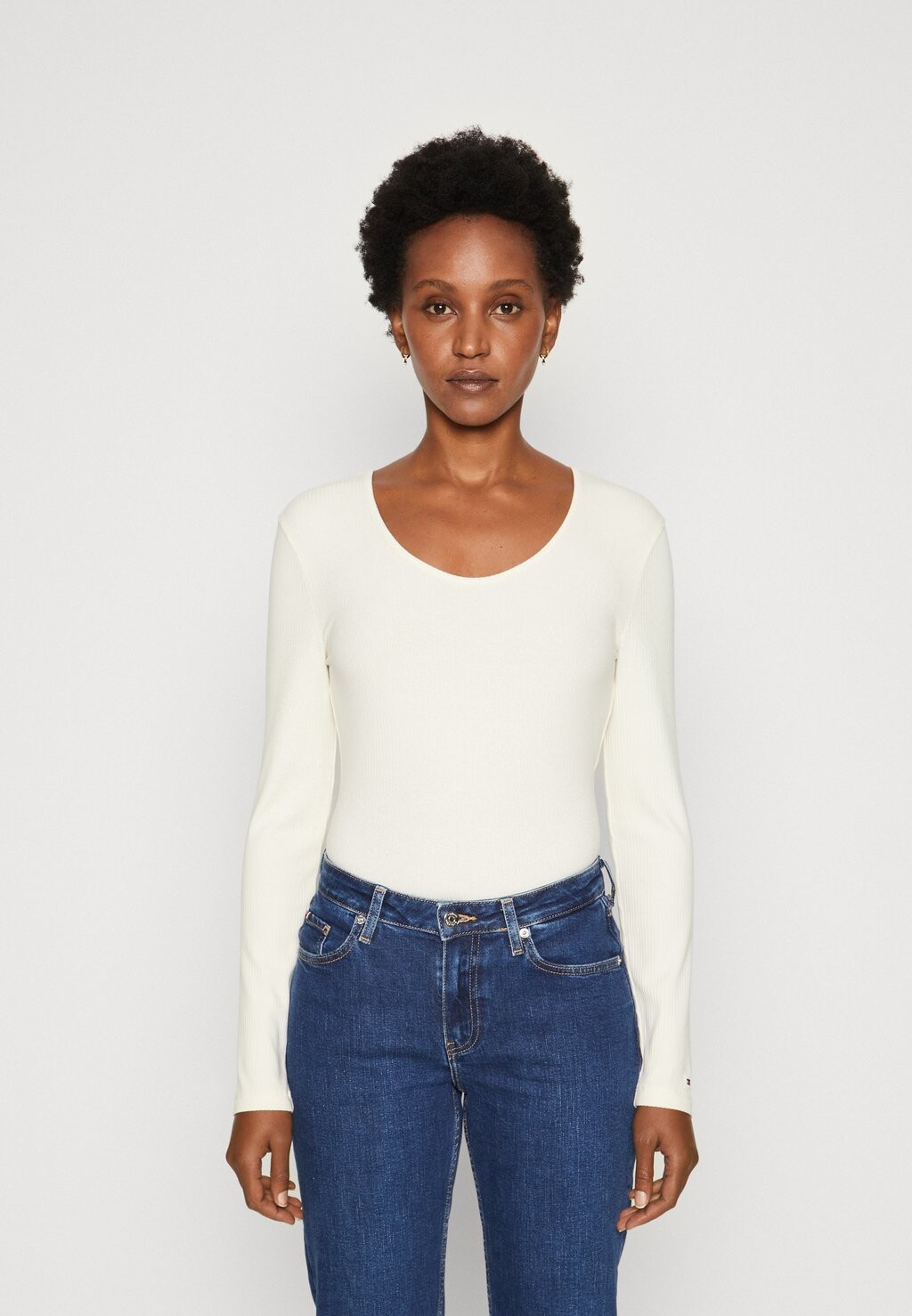 

Топ с длинными рукавами SLIM SCOOP Tommy Hilfiger, крем