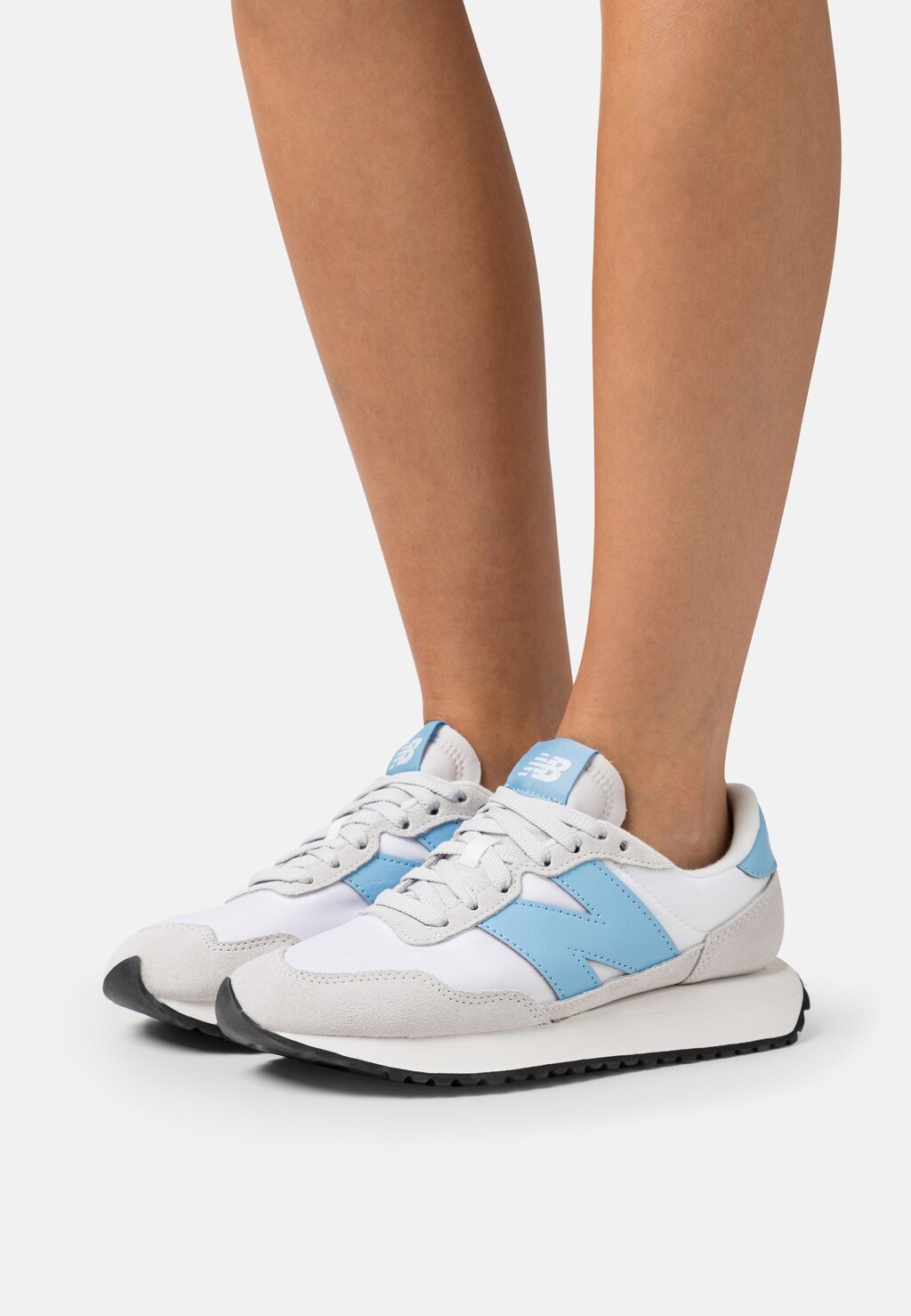 

Кроссовки New Balance Ws237, серое вещество