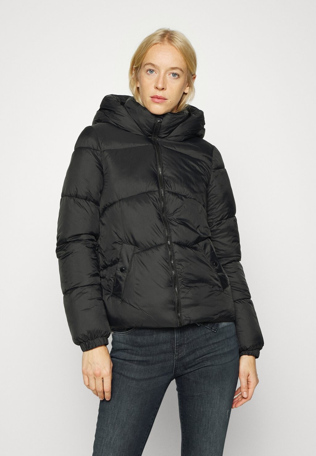 

Куртка зимняя Vero Moda, черный