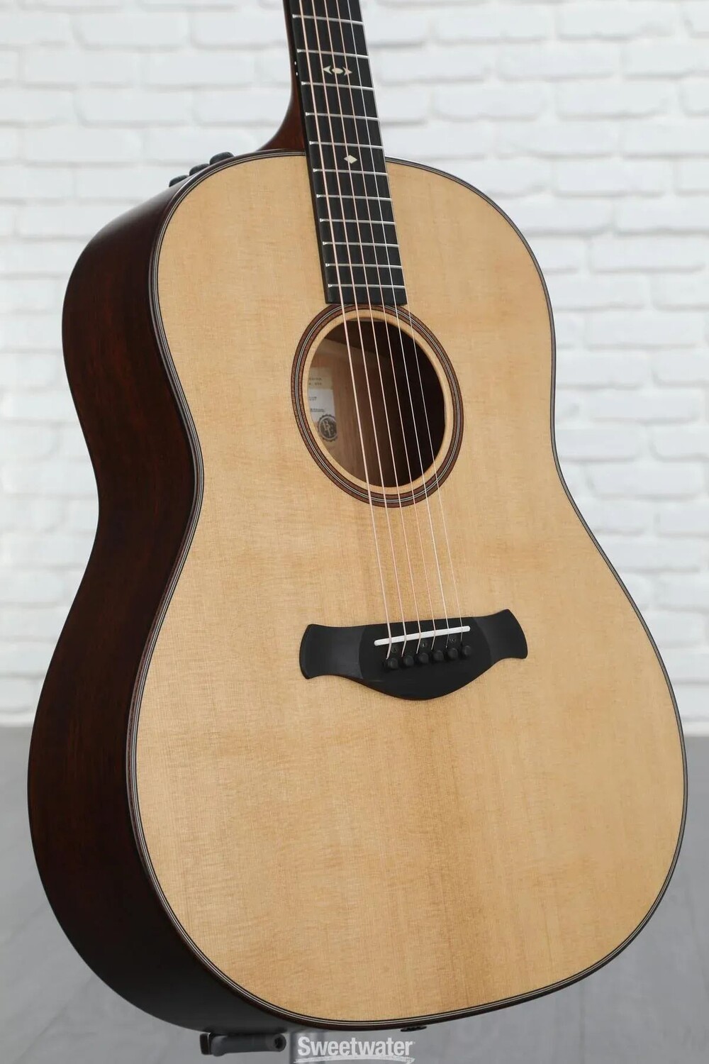 

Taylor 517e Grand Pacific Builder's Edition V-Class — натуральный