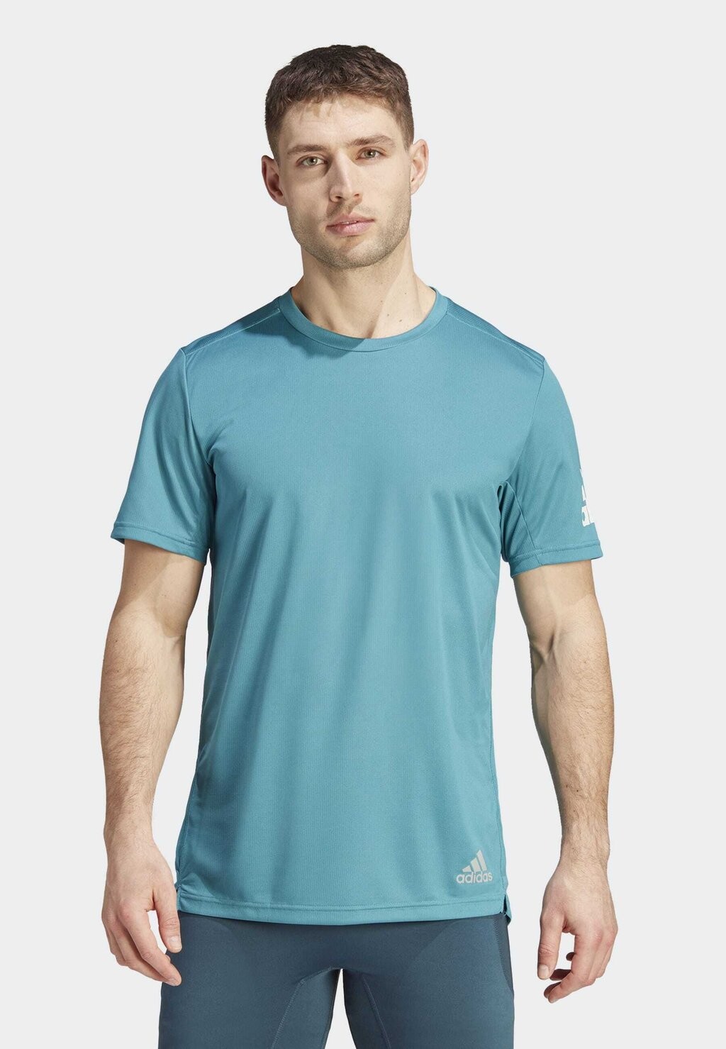 

Футболка Adidas