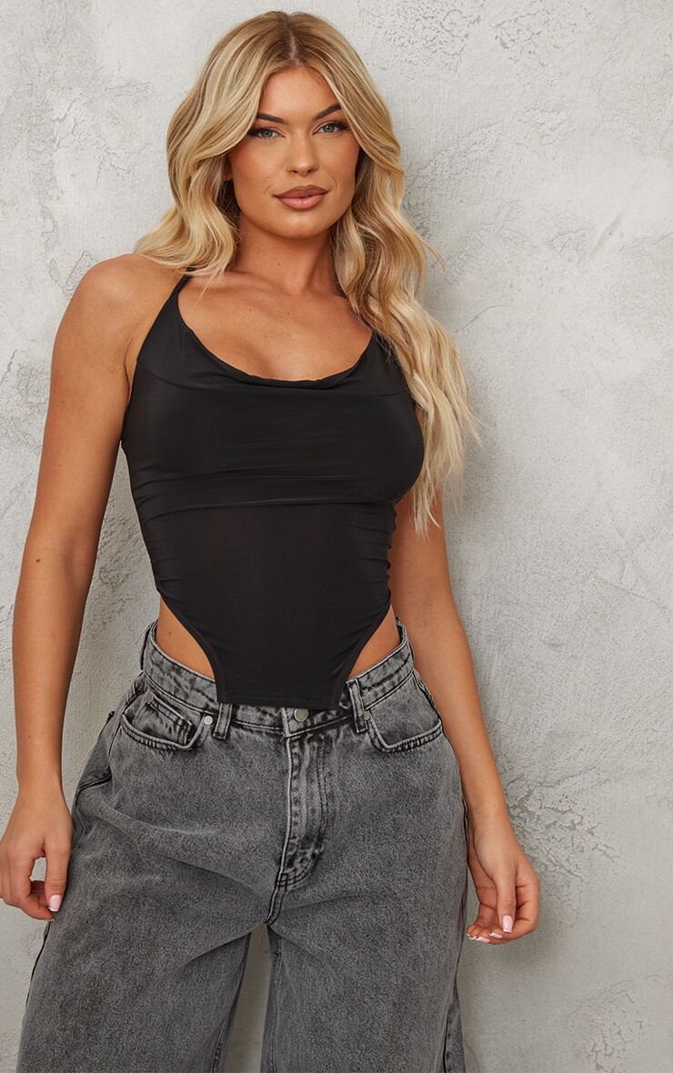 

PrettyLittleThing Черный укороченный топ с отложным воротником и завязкой на спине