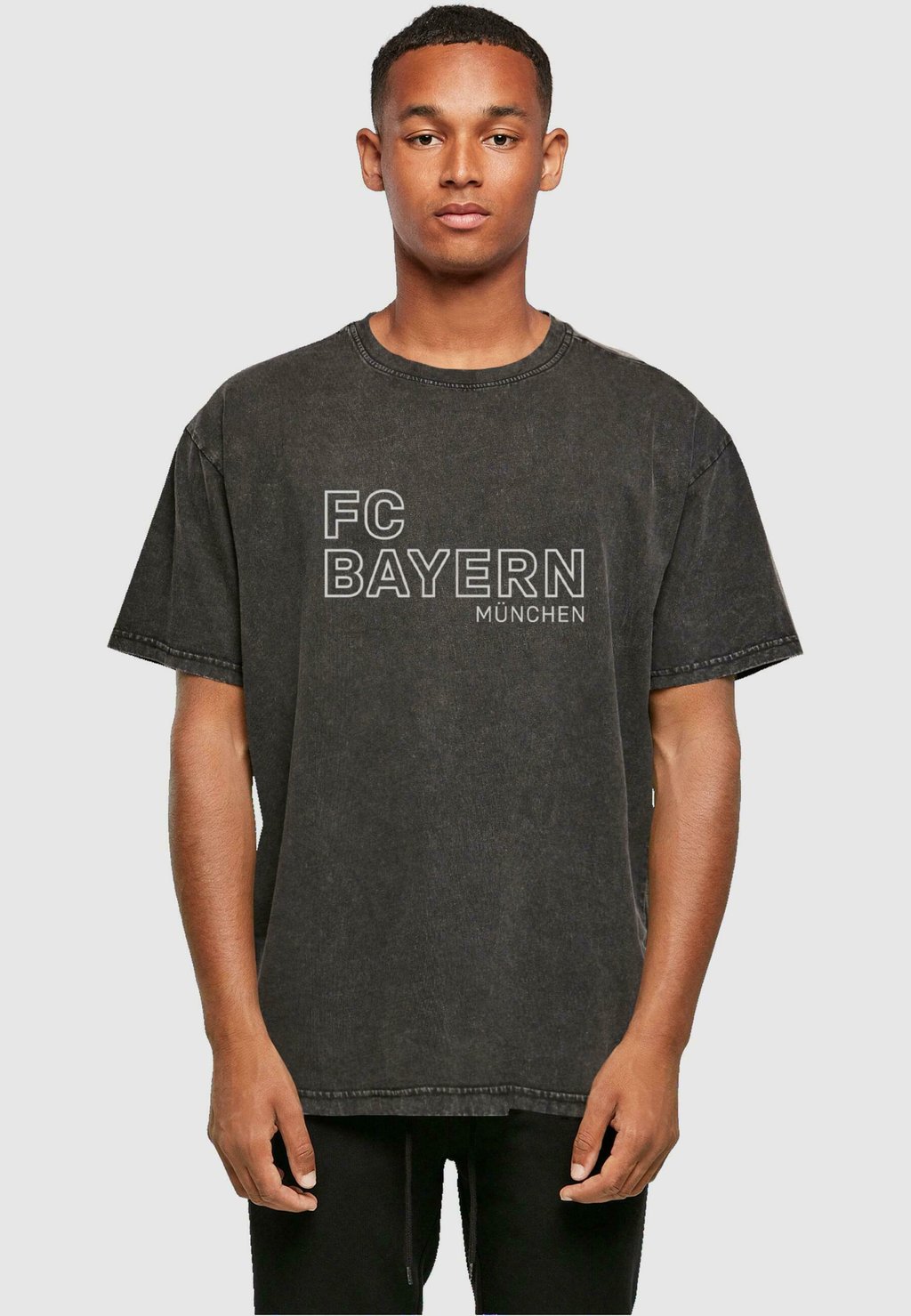 Футболка с принтом LOGO VERTICAL ACID WASHED HEAVY FC Bayern München, цвет black