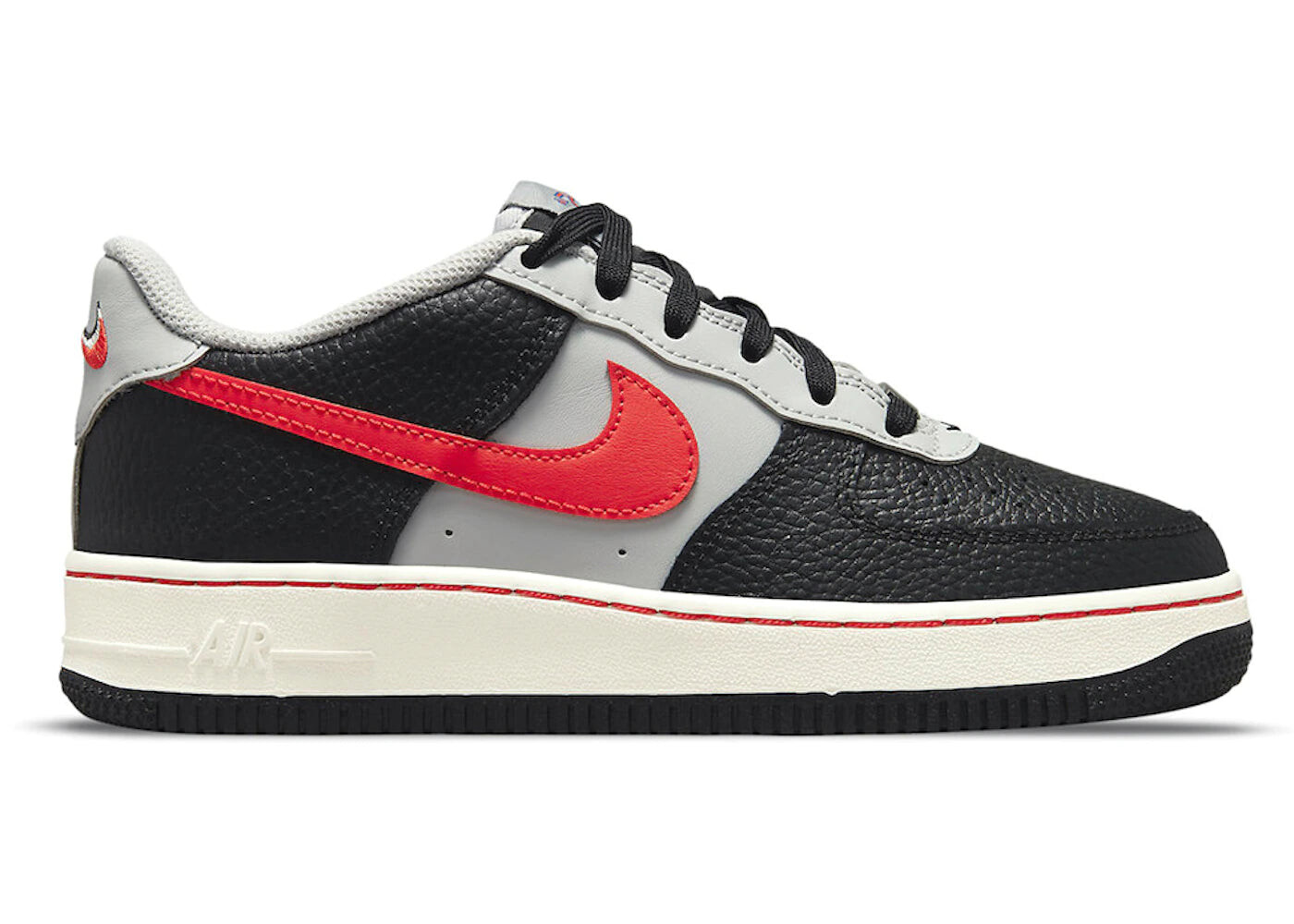 

Кроссовки Nike Air Force 1 Low 07 LV8 мужские, белый / черный / зеленый