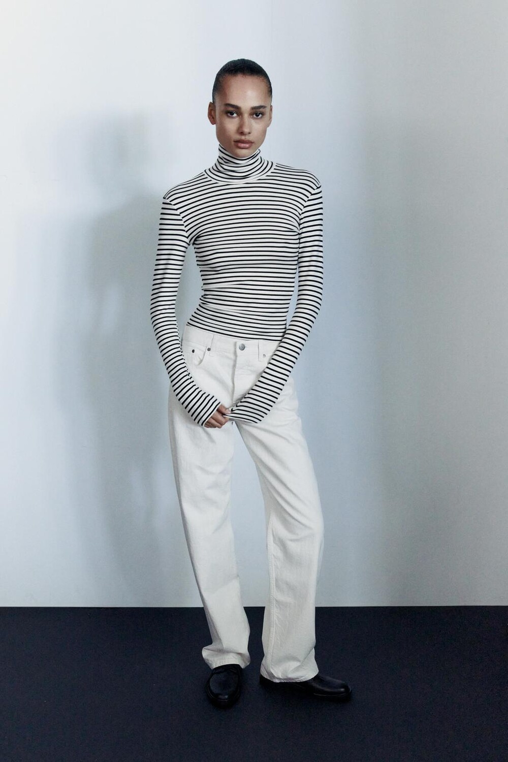 

Футболка с воротником ZARA, полосы