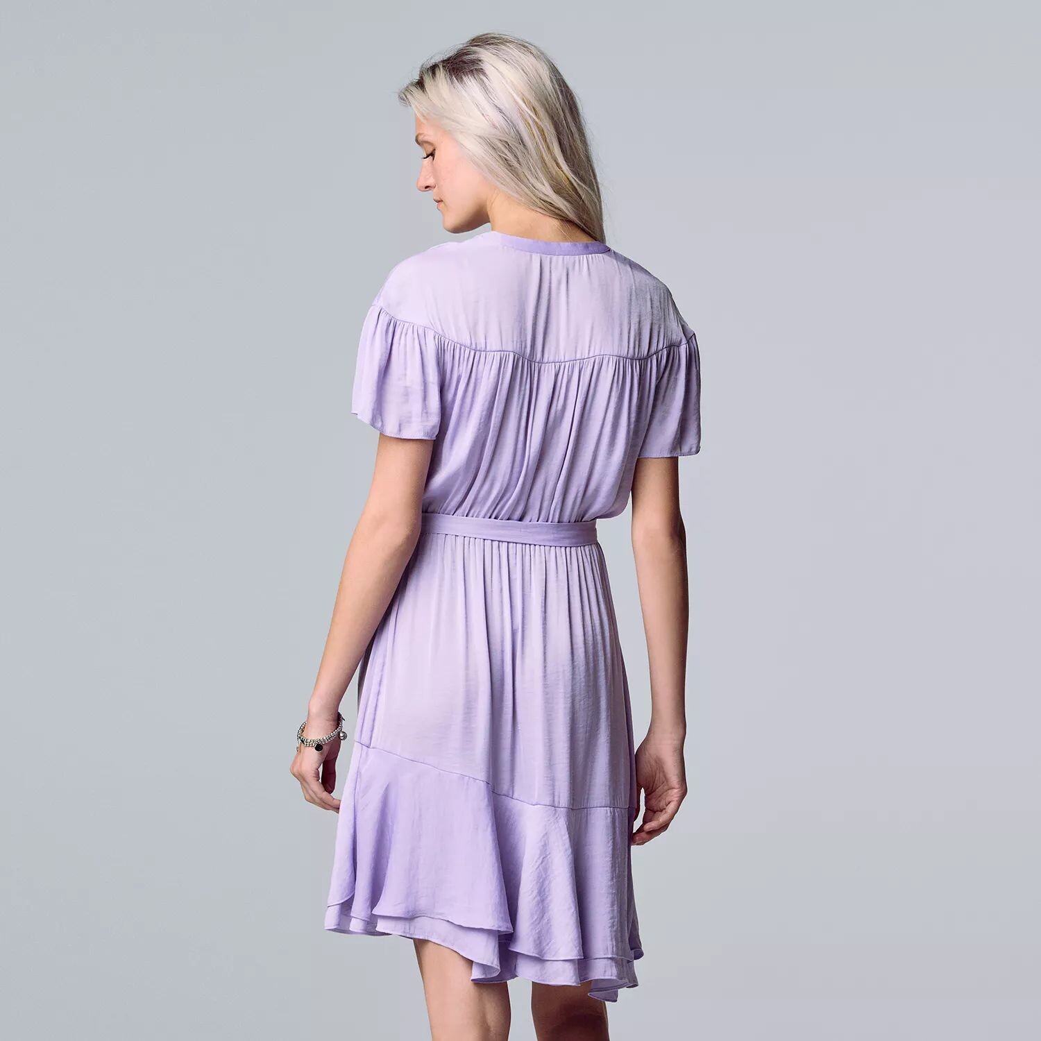 

Женское платье Simply Vera Vera Wang с асимметричным подолом и рюшами Simply Vera Vera Wang