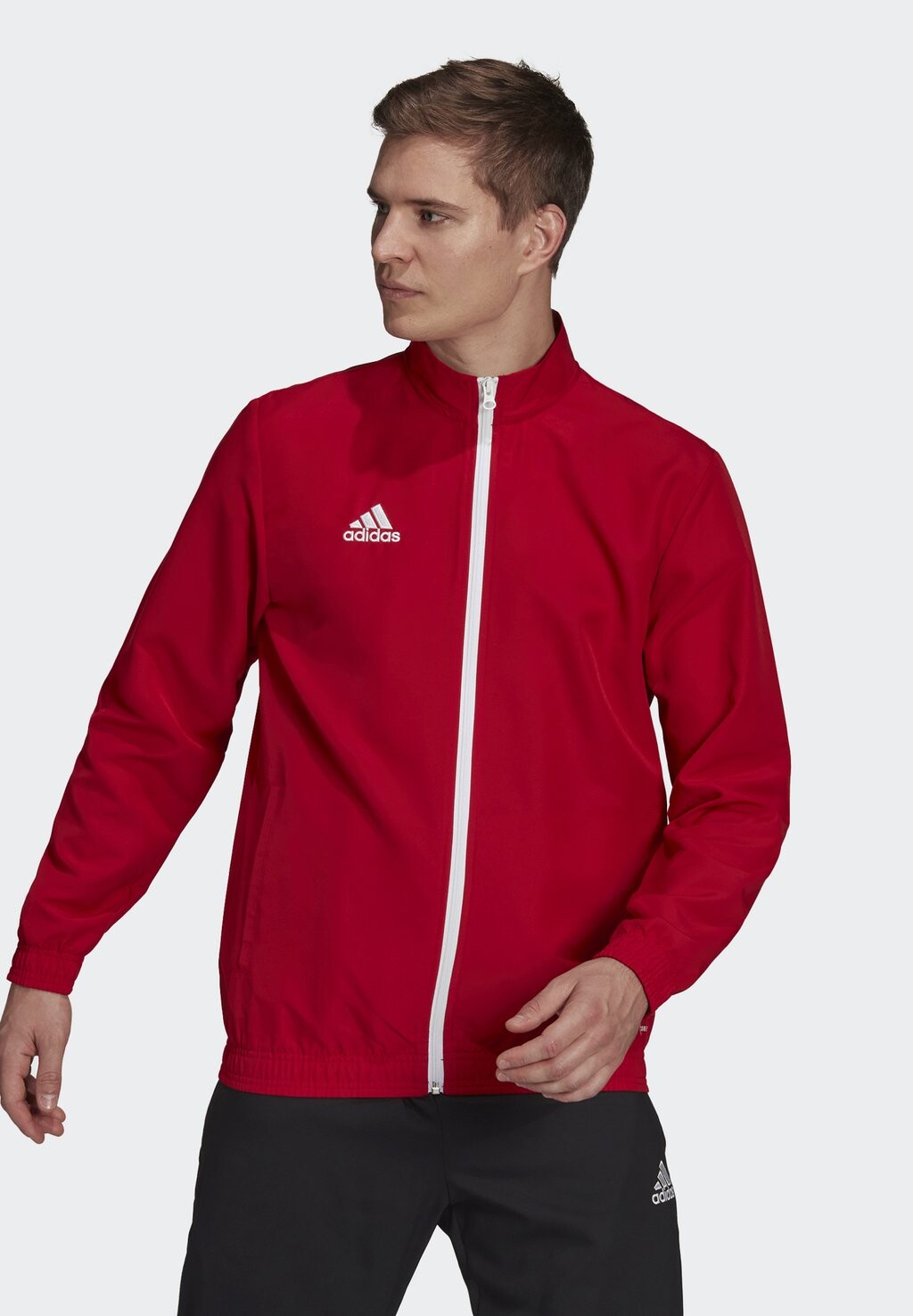 

Куртка спортивная Adidas