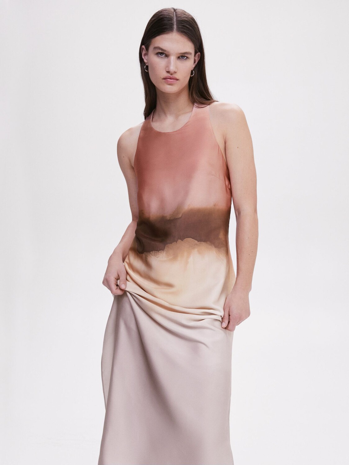 

Атласное платье макси Mango Spring, розовая акварель