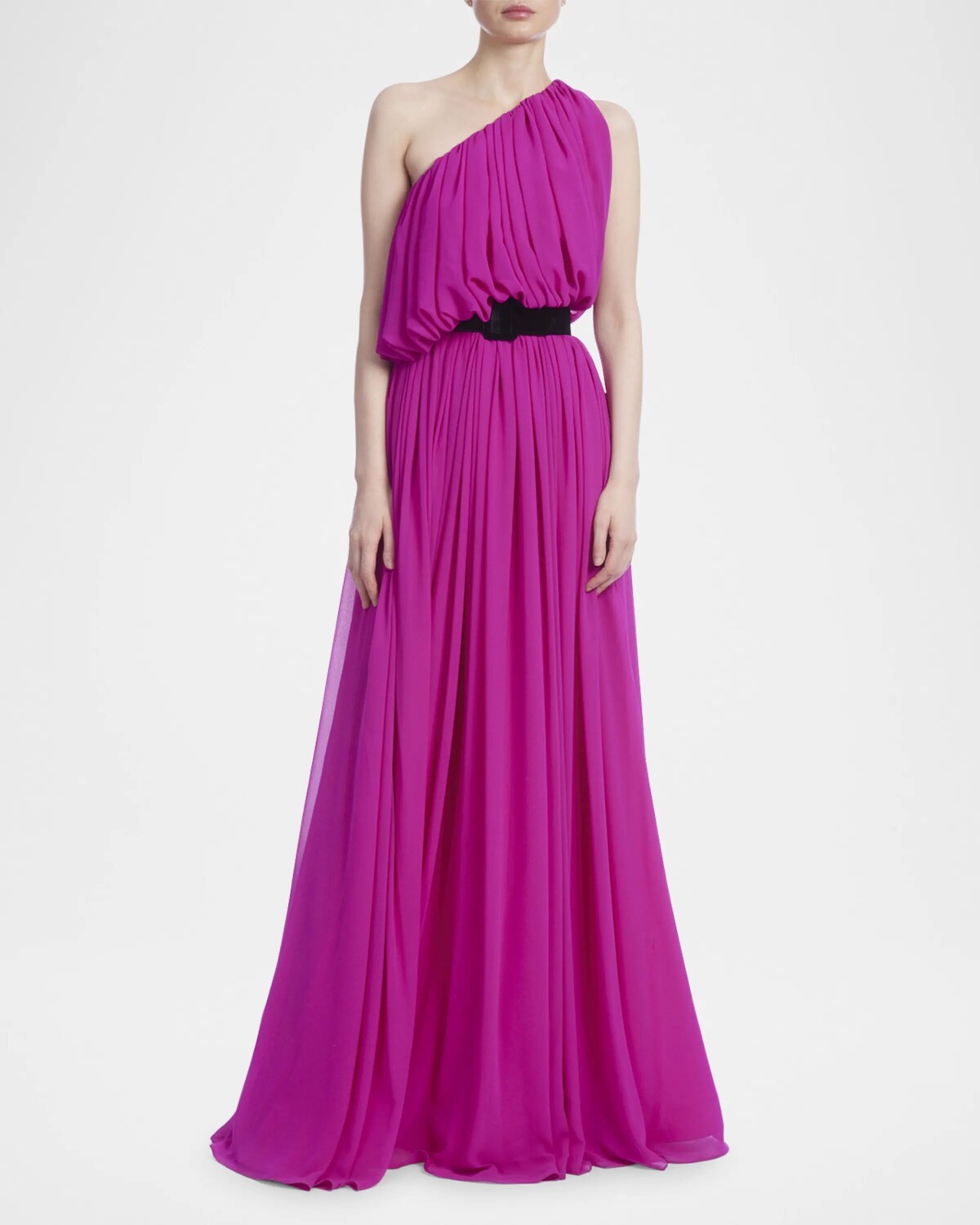 

Платье из жоржета на одно плечо с поясом Badgley Mischka Collection, фуксия