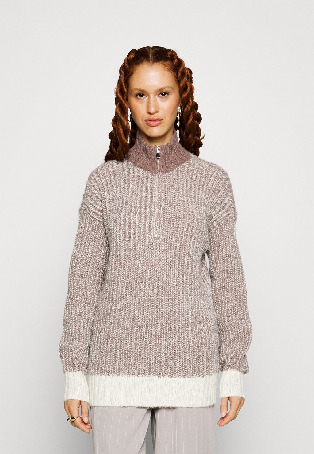 

Свитшот Vero Moda ВМЧИАРА HIGHNECK, цвет brown lentil/birch