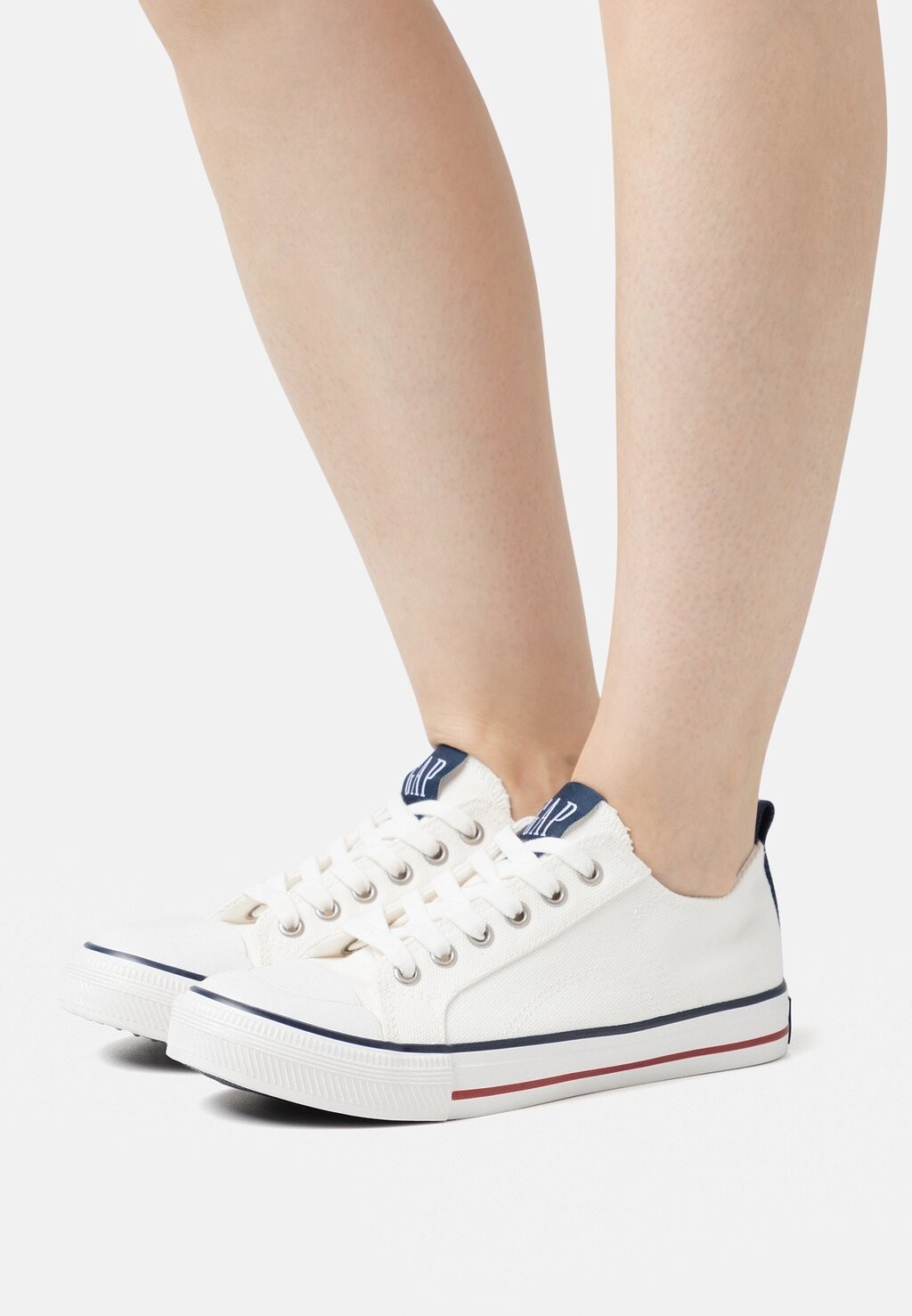 

Кроссовки GAP, белый