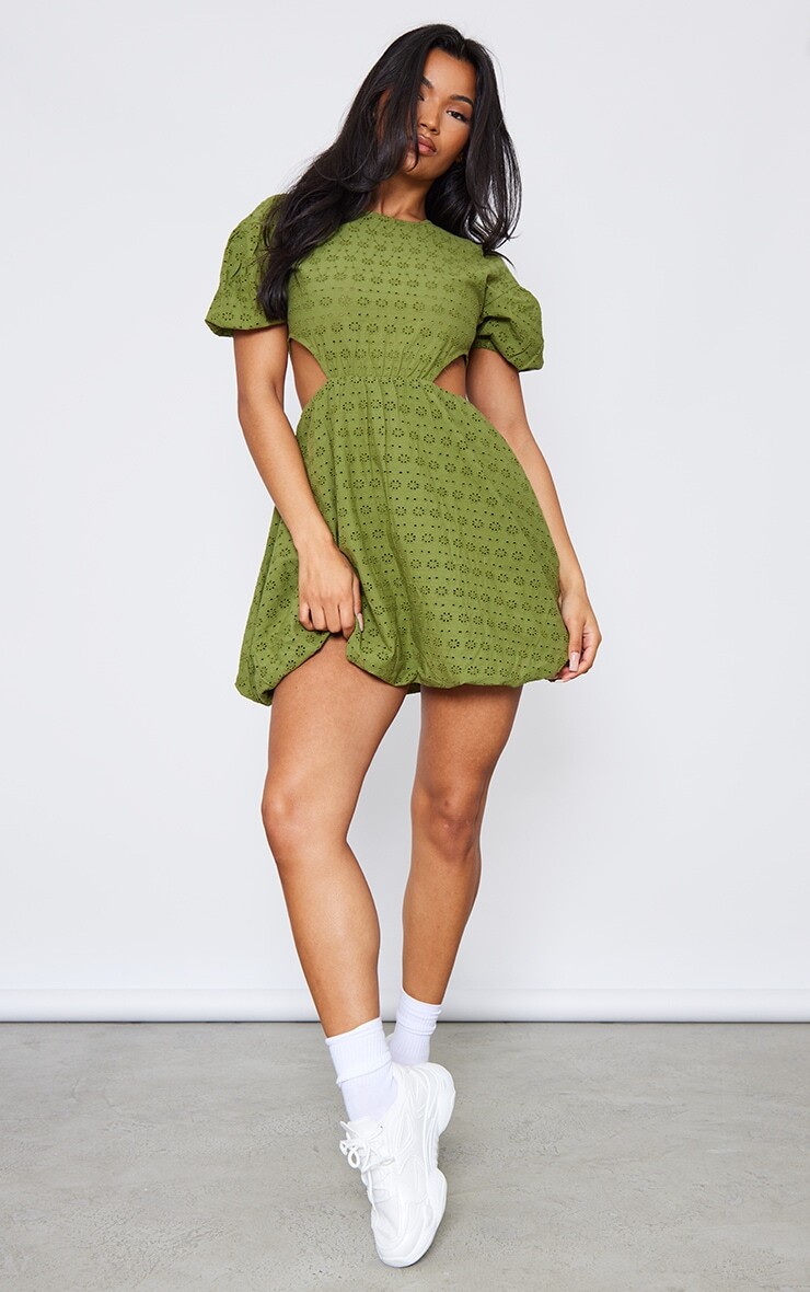 

PrettyLittleThing Свободное платье цвета хаки с вышивкой и вырезами