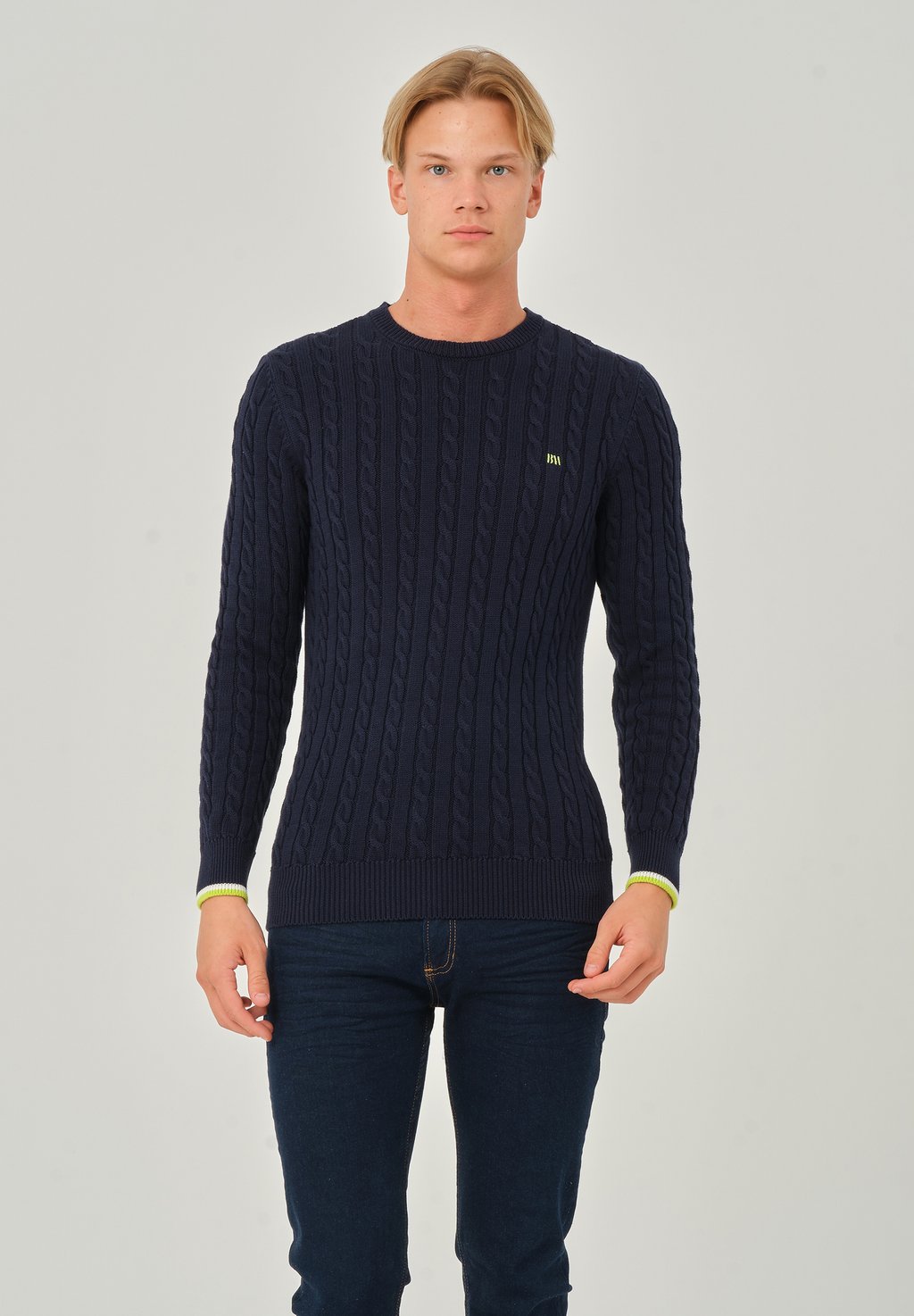 Вязаный свитер Basics and More, цвет navy