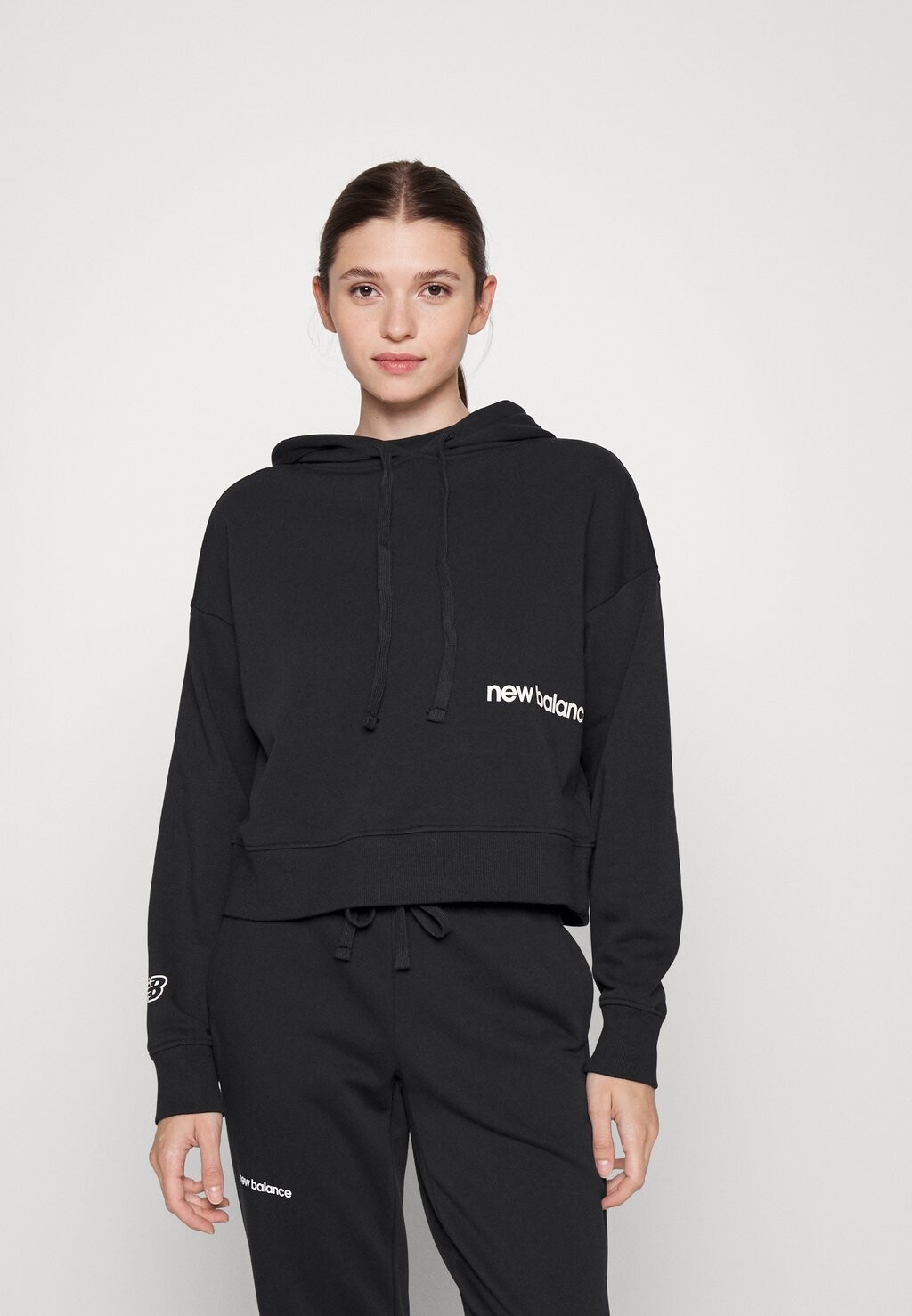 

Толстовка New Balance