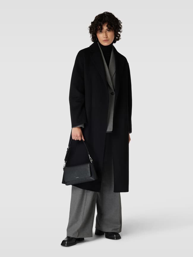 

Сумочка с магнитной застежкой и логотипом Calvin Klein, черный