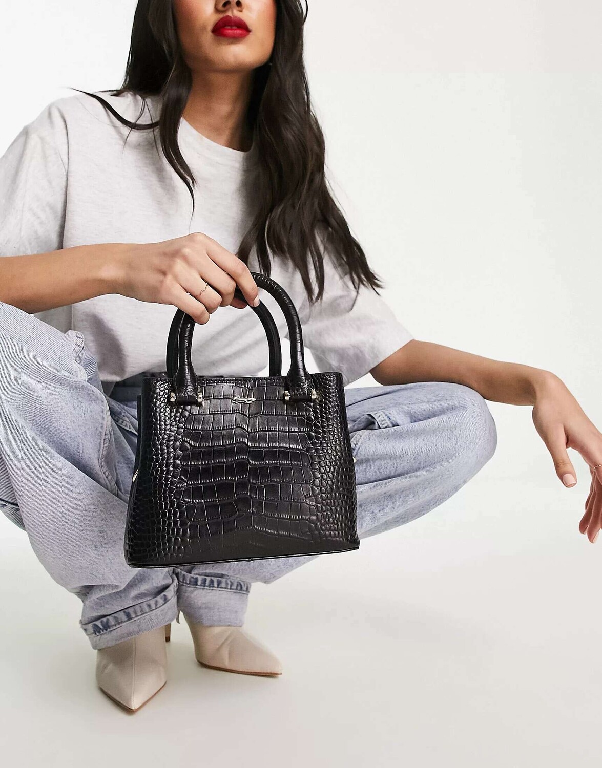 

Черная кожаная сумка под крокодила Paul Costelloe