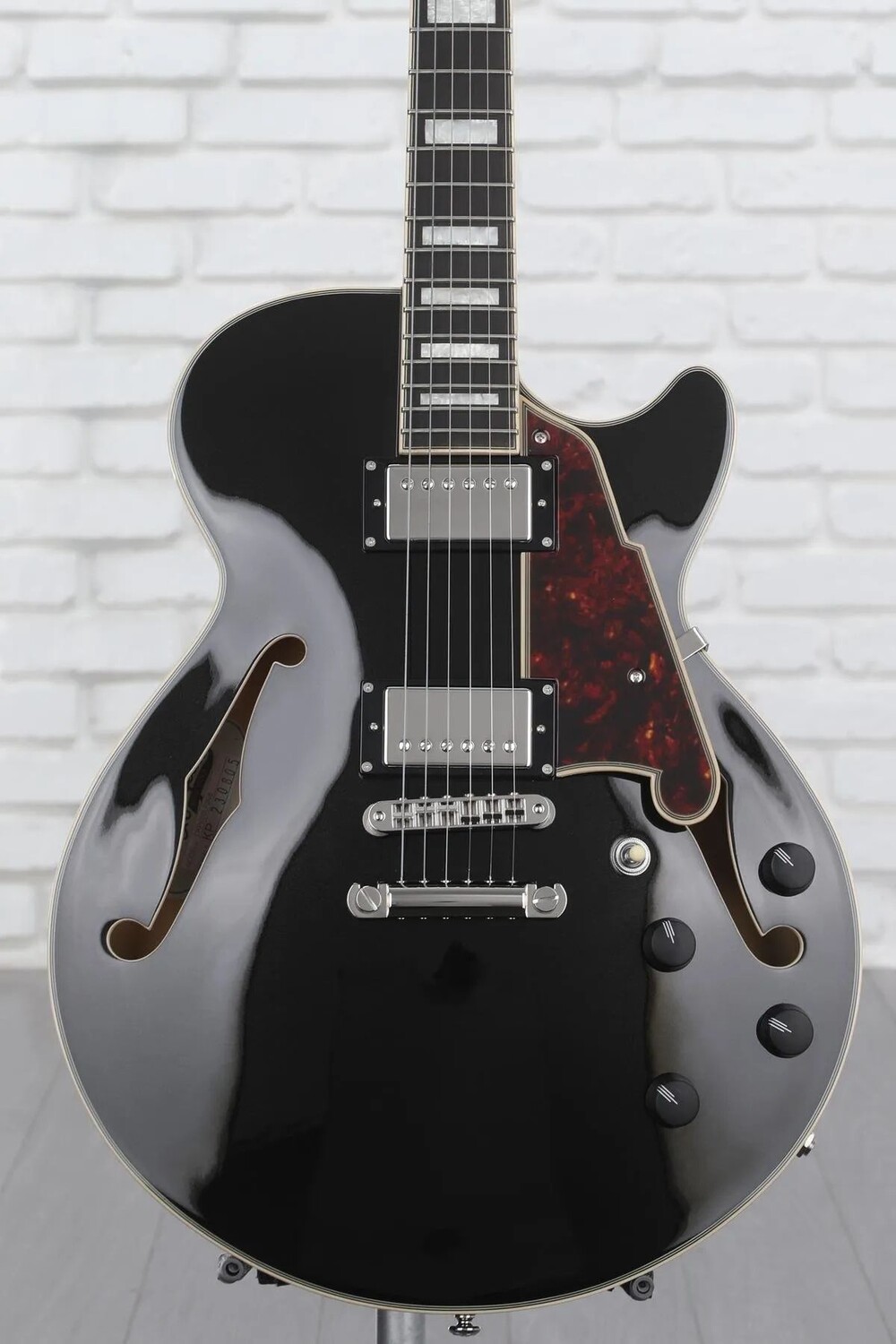 

Новая электрогитара D'Angelico Premier SS — Black Flake со стоп-баром