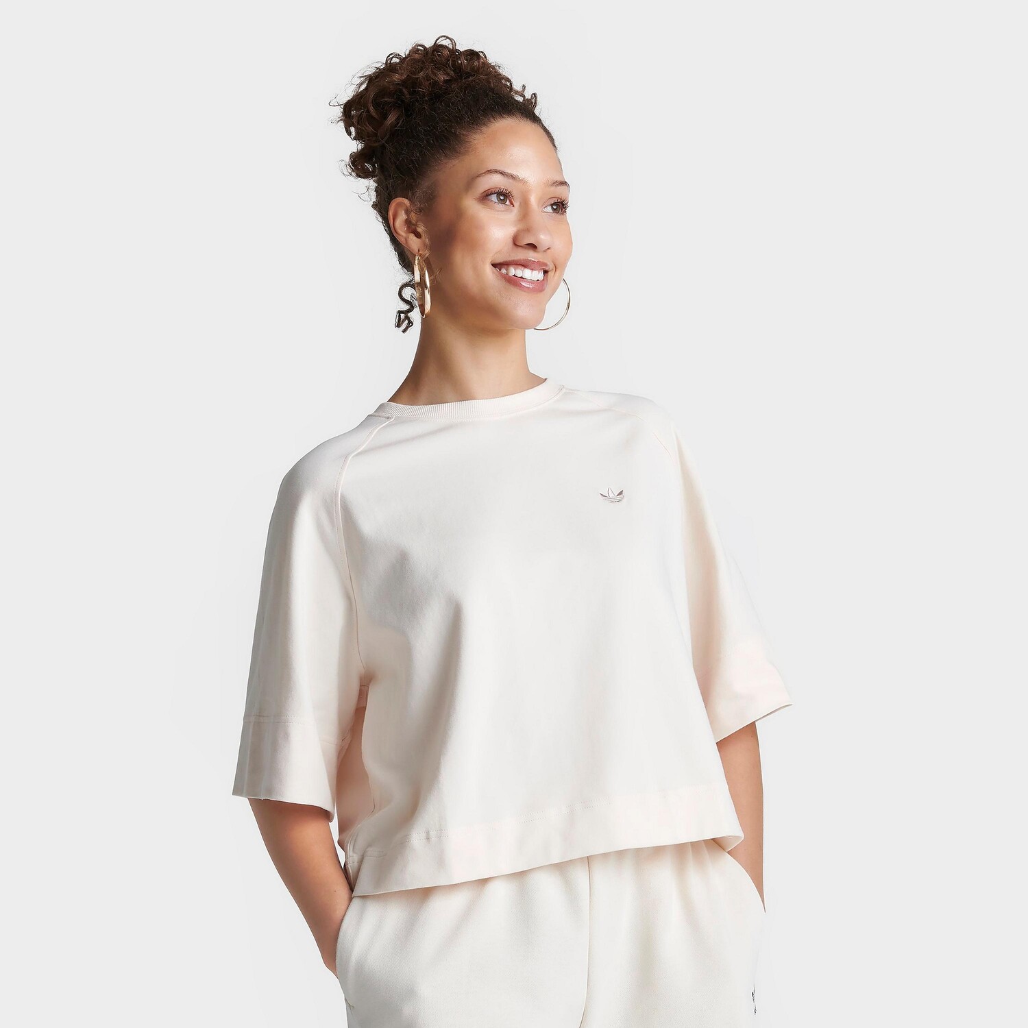 

Женская футболка adidas Originals Premium Essentials, белый