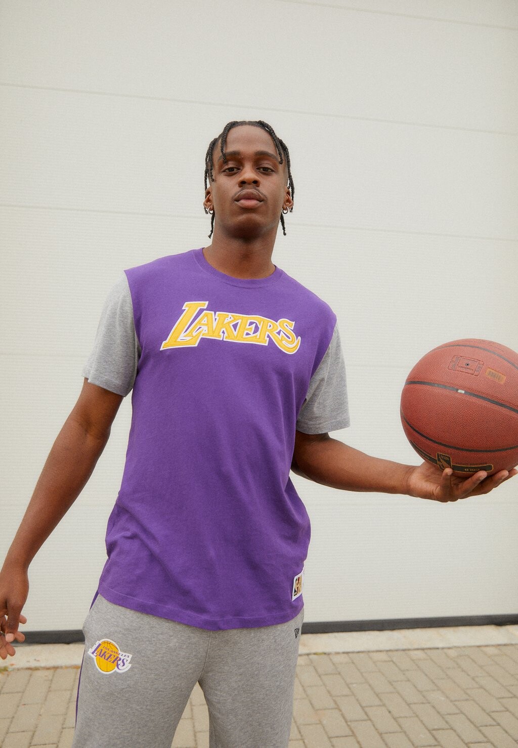 

Team Color Blocked Tee Mitchell & Ness, фиолетовый