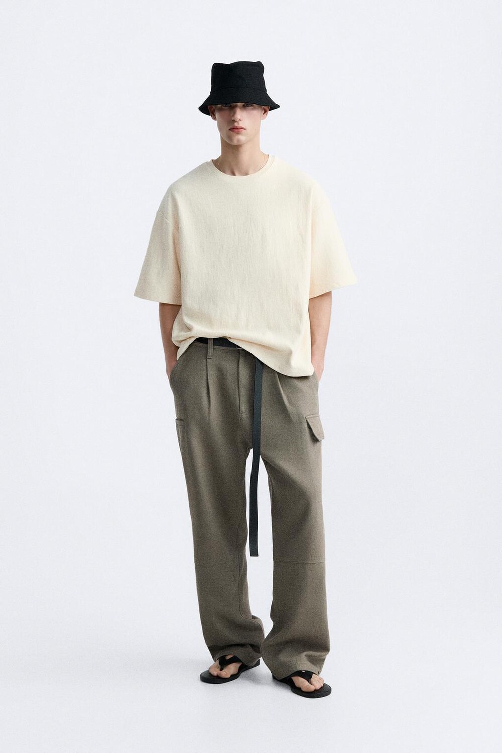 

Текстурированная толстовка ZARA, белый