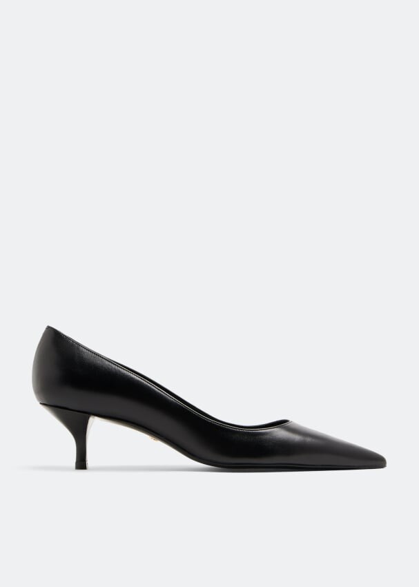 

Туфли Stuart Weitzman Stuart Kitten, черный