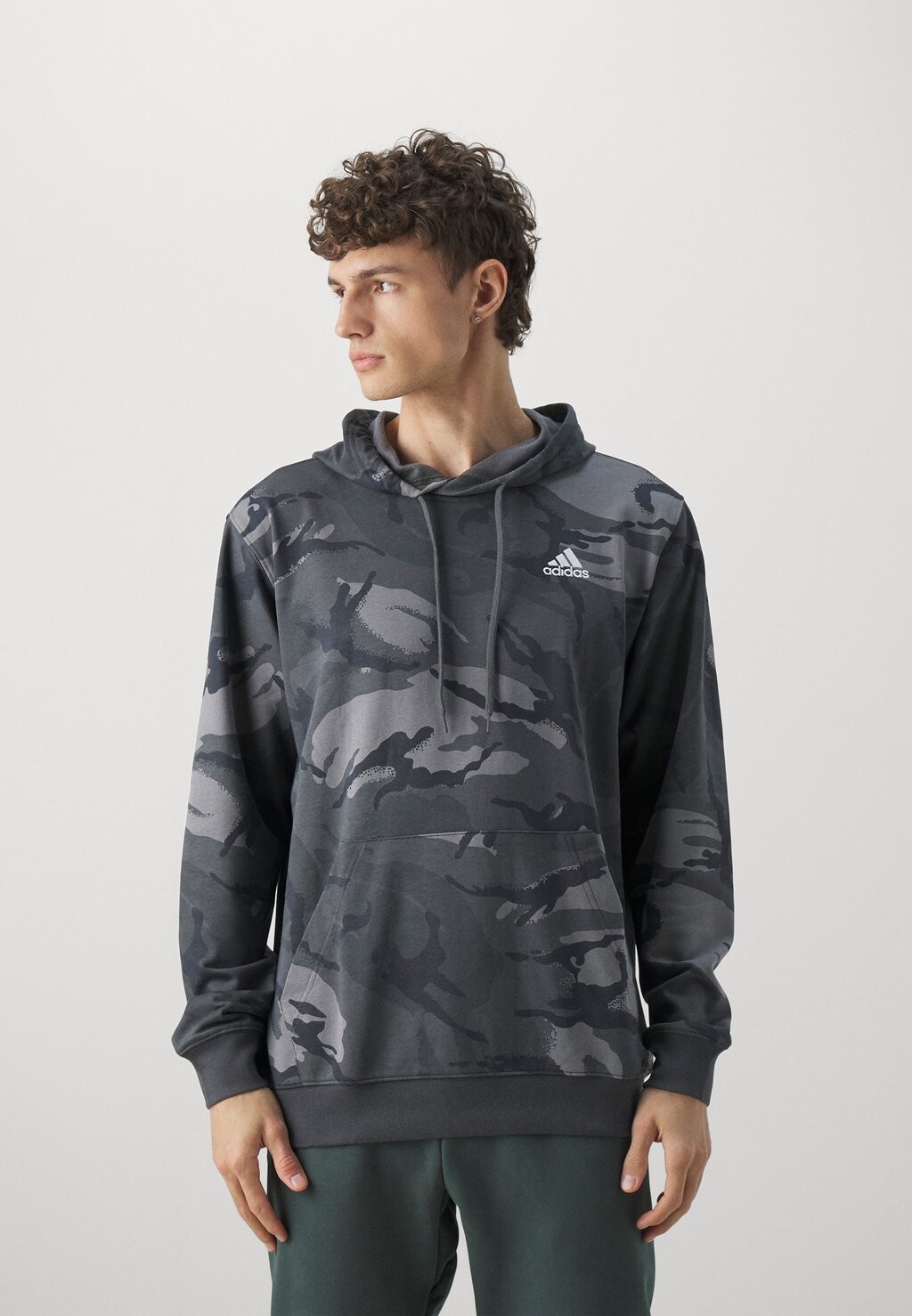 

Толстовка Seasonal Essentials Camouflage Hoodie adidas Sportswear, цвет grey