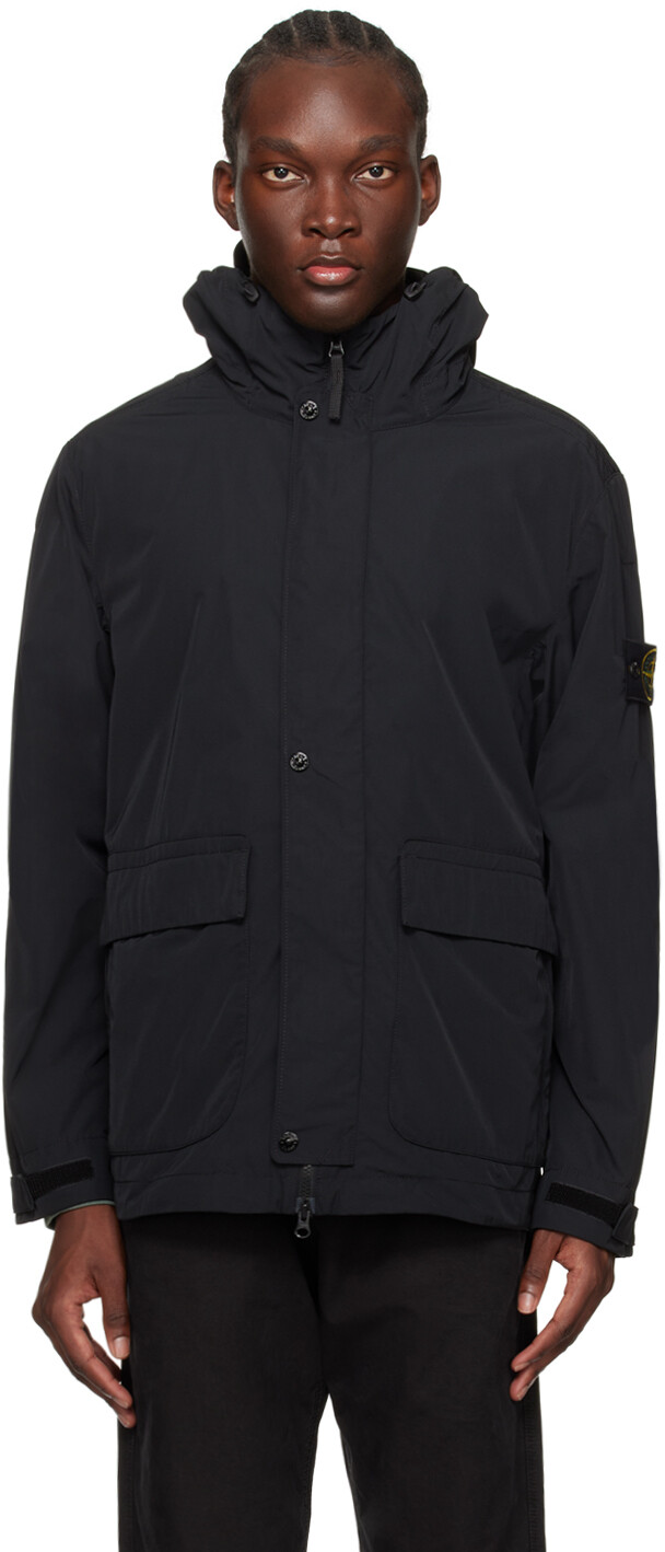 

Черное пальто с нашивками Stone Island, цвет Black