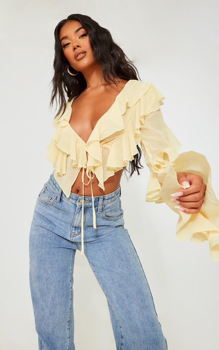 

PrettyLittleThing Блуза с расклешенными рукавами Lemon Extreme с оборкой и завязкой спереди