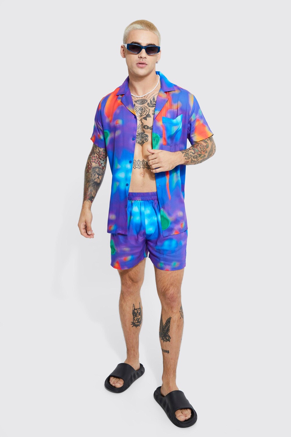 

Рубашка и короткий комплект с коротким рукавом tie dye Boohoo, разноцветный