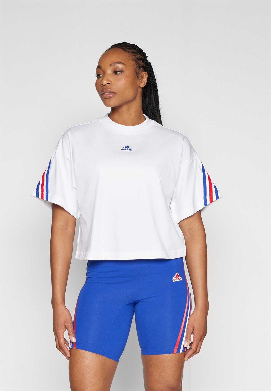 

Футболка с принтом FUTURE ICONS THREE STRIPES adidas Sportswear, цвет white