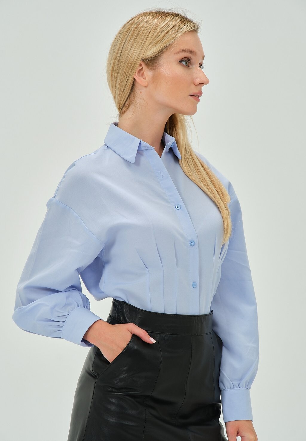 

Блузка на пуговицах BASICS AND MORE LONG SLEEVE LENA PLEATED Basics and More, светло-голубой