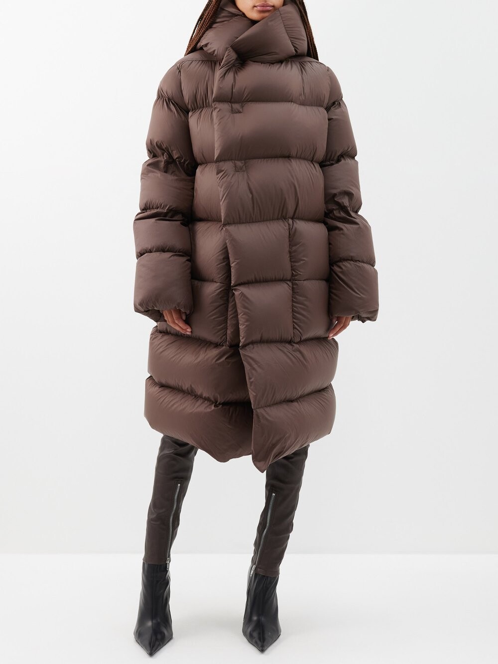 

Стеганое пуховое пальто из переработанного нейлона Rick Owens, коричневый