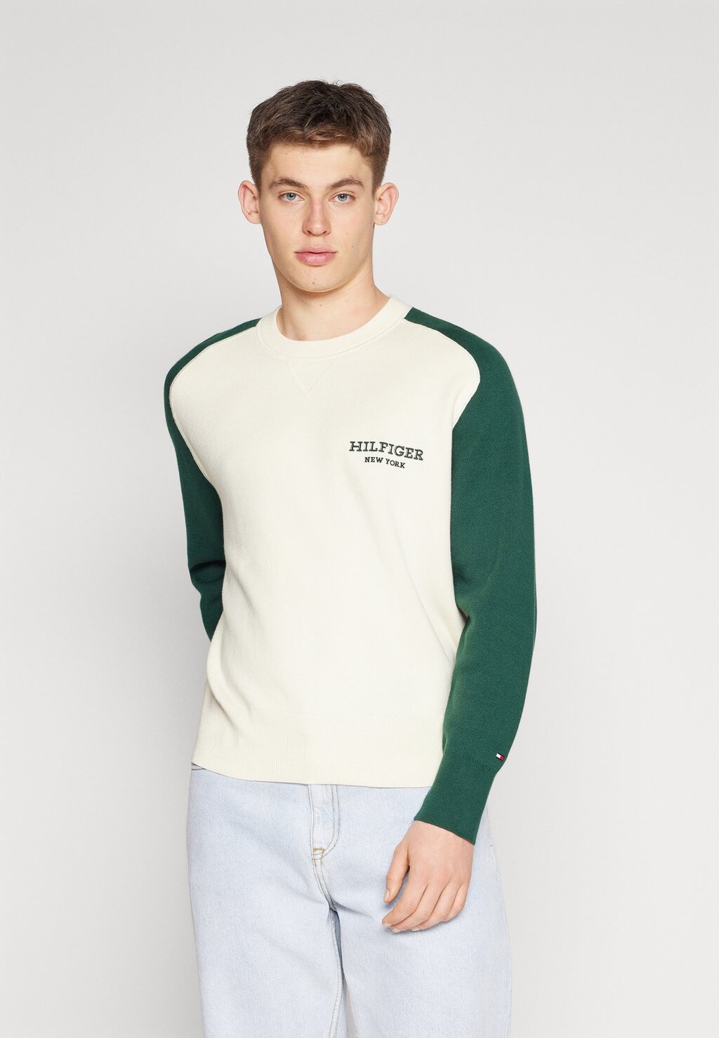 

Джемпер вязаный MONOTYPE COLOURBLOCK CREW NECK Tommy Hilfiger, цвет calico/hunter