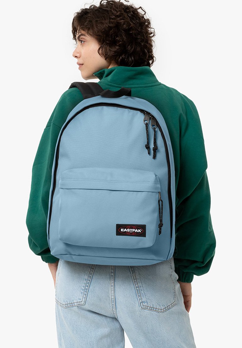 Рюкзак OUT OF OFFICE Eastpak, синий рюкзак ek767c44 out of office c44 muted dark