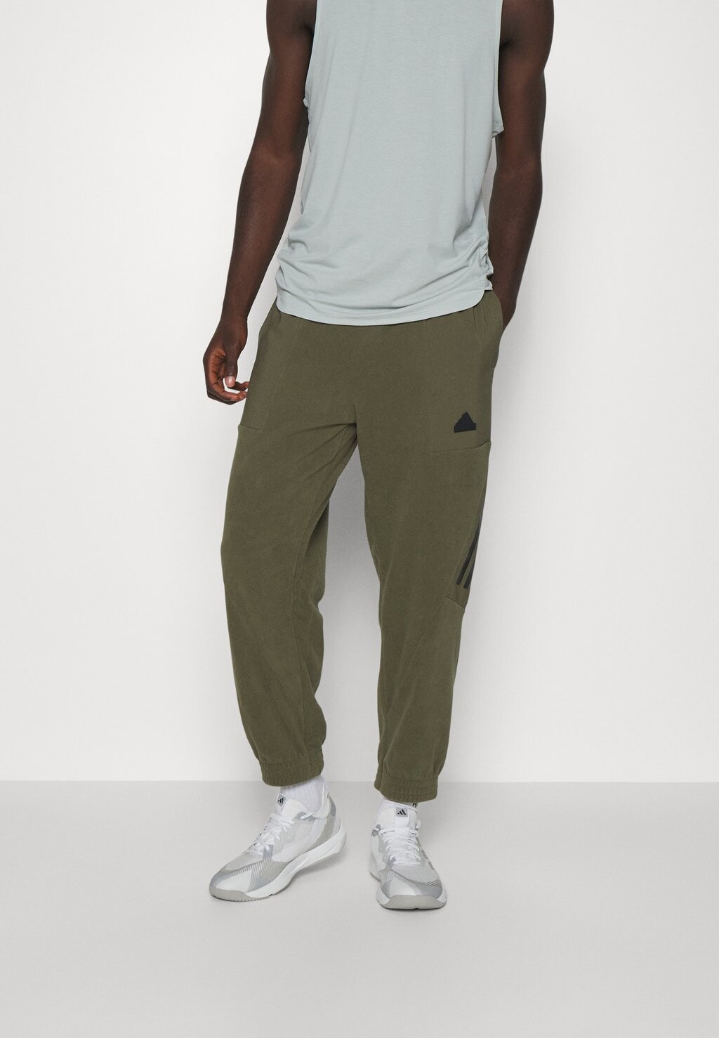 

Спортивные брюки Future Icons 3-Stripes adidas Sportswear, цвет olive strata