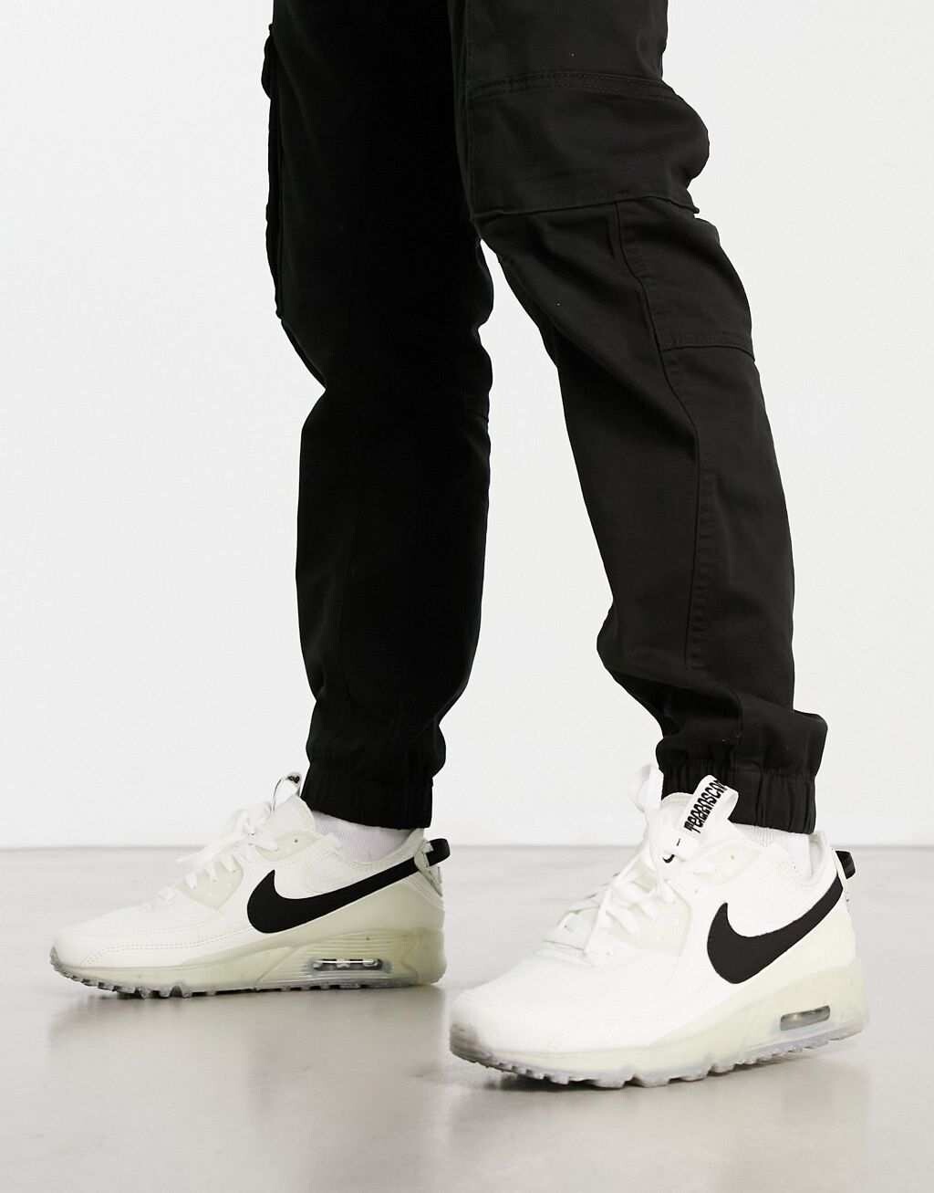 

Бело-черные кроссовки Nike Air Max Terrascape, Черный