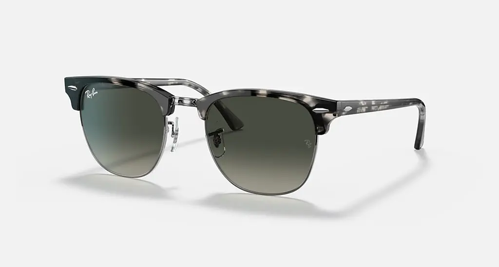 

Солнцезащитные очки Ray-Ban CLUBMASTER FLECK, серый градиент