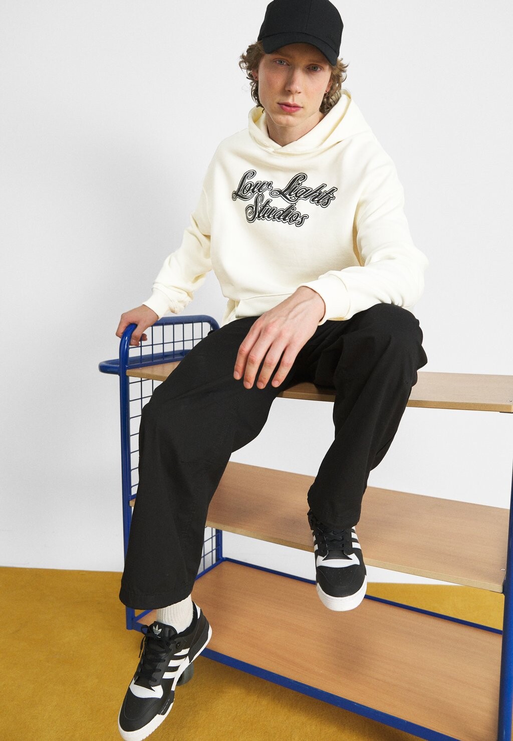 

Толстовка SHUTTER HOODIE UNISEX LOW LIGHTS STUDIOS, экрю