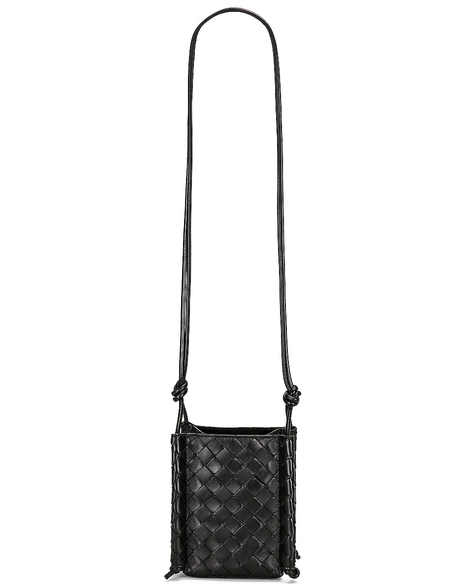 

Сумка Bottega Veneta Pouch On Strap, цвет Black & Gold