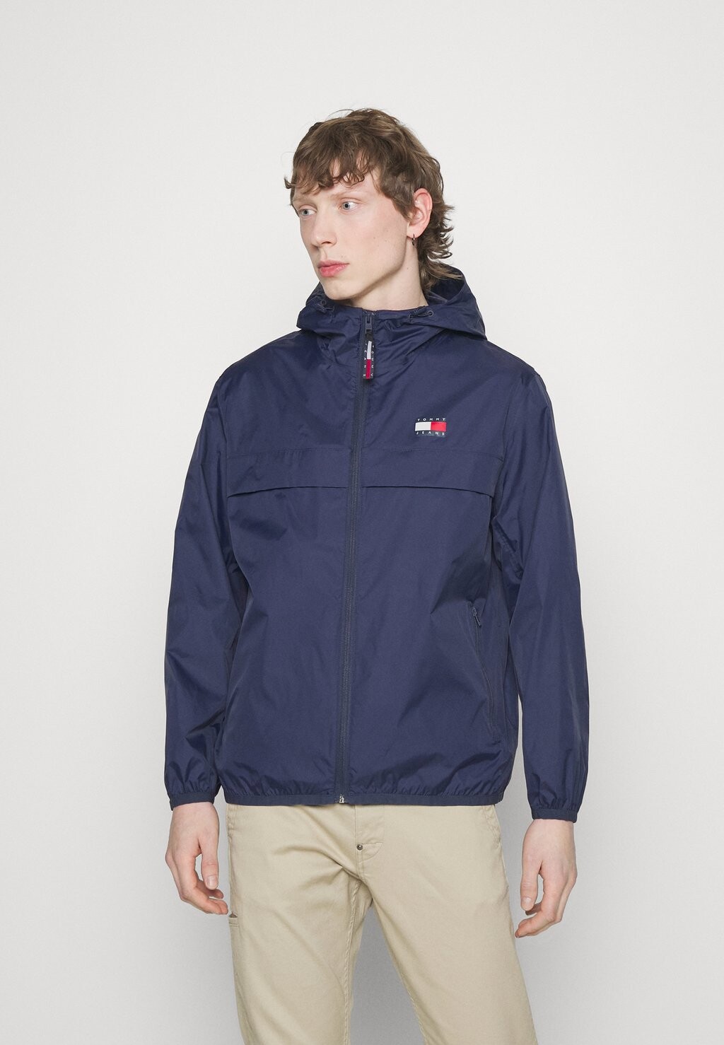 

Ветровка Tommy Jeans