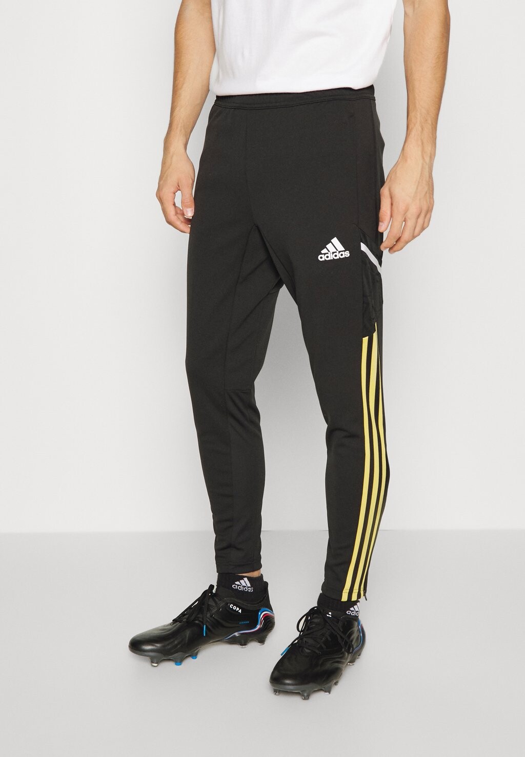 

Спортивные брюки Adidas